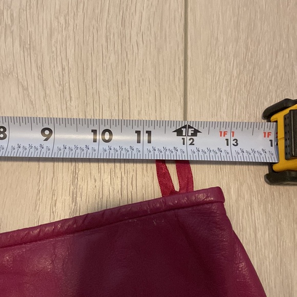 Banana Republic 💯 Leather Skirt - Picture 2 of 10